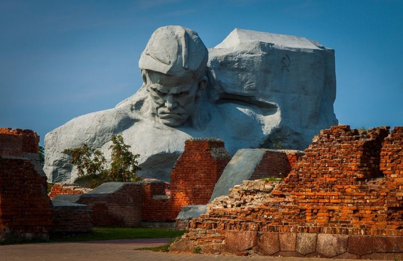 ВЫСТАВКУ К 80-ЛЕТИЮ ПРОРЫВА БЛОКАДЫ ЛЕНИНГРАДА ОТКРЫЛИ В БРЕСТСКОЙ КРЕПОСТИ
