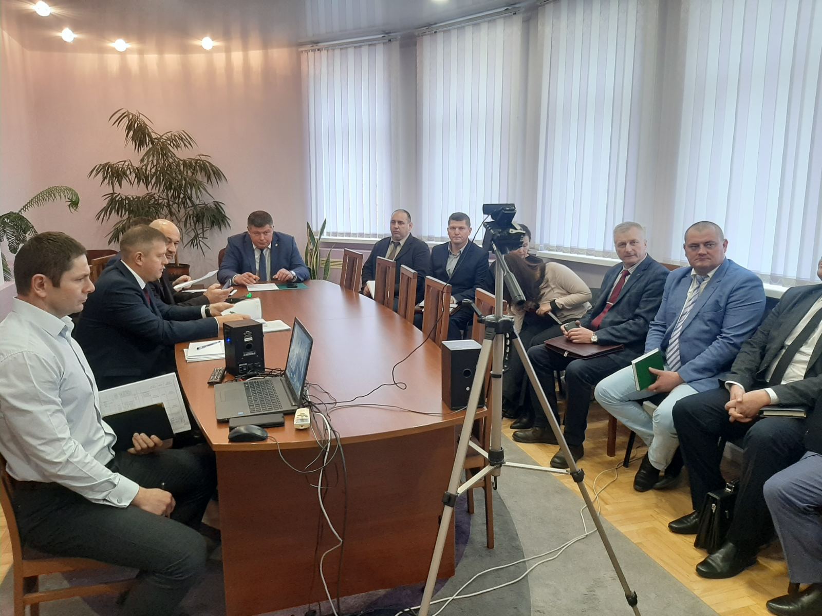 Состоялось рабочее совещание по вопросу организации работы по наведению порядка на земле и благоустройству территории